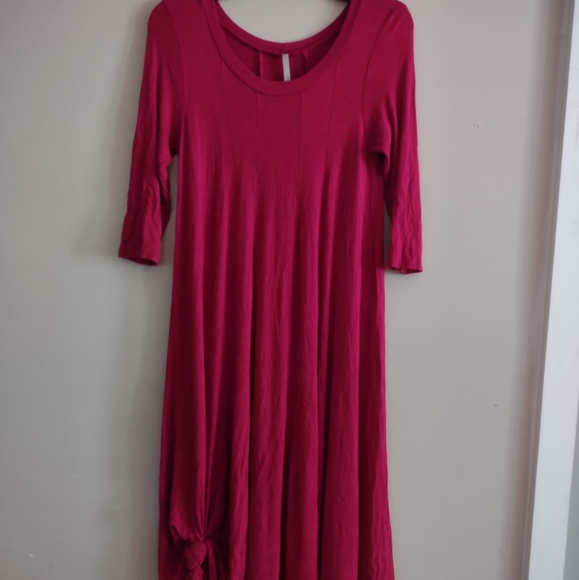 3/$20 moa • cranberry red soft knit flowy t shirt dress midi length half sleeves - Picture 1 of 4